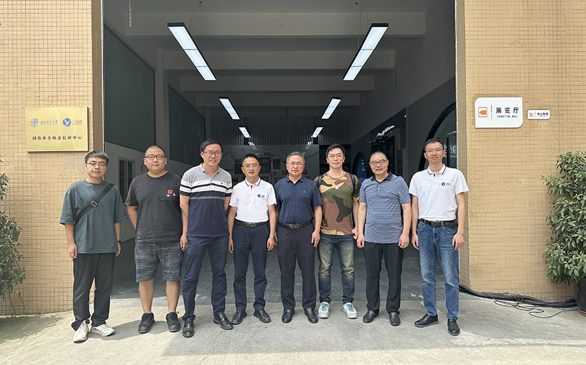 ���һ�ӭ�Ĵ���ѧר�ҽ���ݰ��ϲ�����ֿƼ�