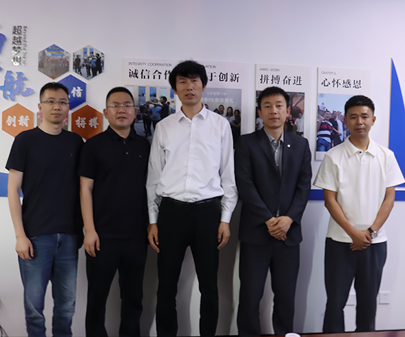 �������ܿƼ���ϲ�����ֿƼ��ɹ�Ǣ̸���ܼ�װ��������������